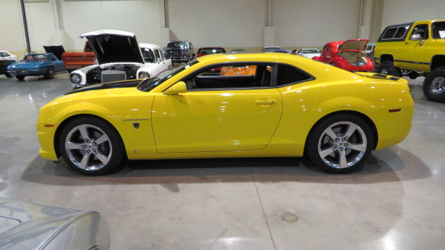 2nd Image of a 2010 CHEVROLET CAMEARO SS