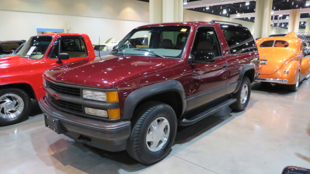 1st Image of a 1998 CHEVROLET TAHOE