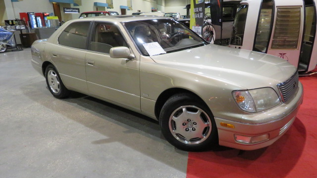 0th Image of a 2000 LEXUS LS 400 UCF20L