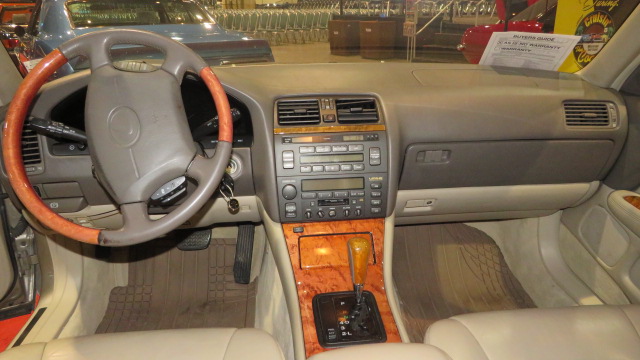 5th Image of a 2000 LEXUS LS 400 UCF20L