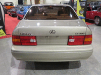 Image 5 of 12 of a 2000 LEXUS LS 400 UCF20L