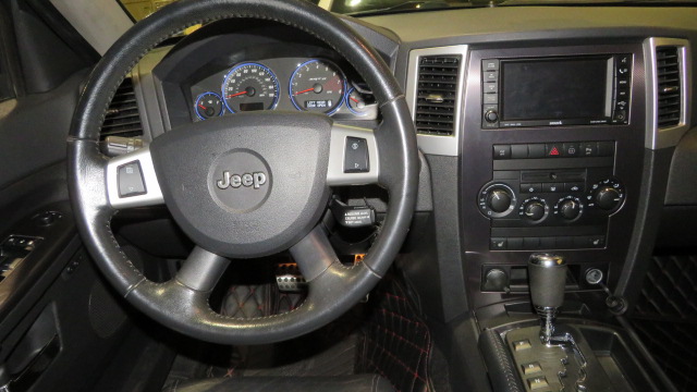 6th Image of a 2008 JEEP GRAND CHEROKEE SRT-8