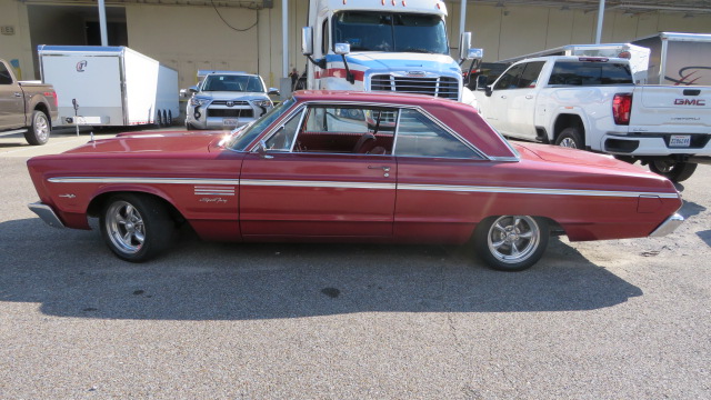 2nd Image of a 1965 PLYMOUTH FURY