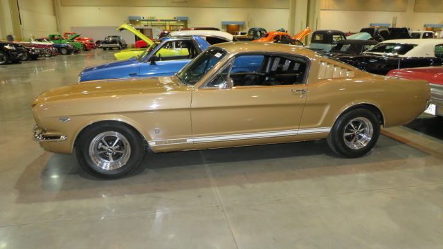 2nd Image of a 1966 FORD MUSTANG