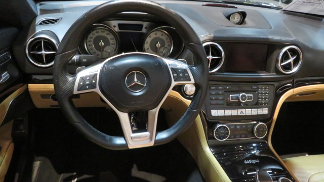 5th Image of a 2014 MERCEDES-BENZ SL-CLASS SL550