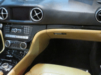 Image 8 of 14 of a 2014 MERCEDES-BENZ SL-CLASS SL550