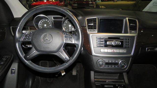 5th Image of a 2015 MERCEDES-BENZ M-CLASS ML350 4MATIC