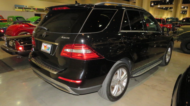 12th Image of a 2015 MERCEDES-BENZ M-CLASS ML350 4MATIC