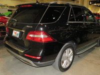 Image 13 of 15 of a 2015 MERCEDES-BENZ M-CLASS ML350 4MATIC