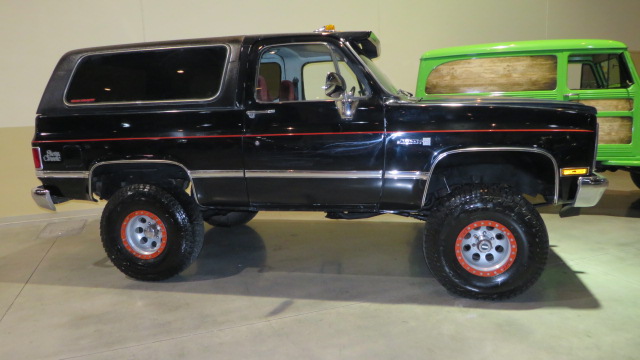 2nd Image of a 1987 GMC JIMMY V1500