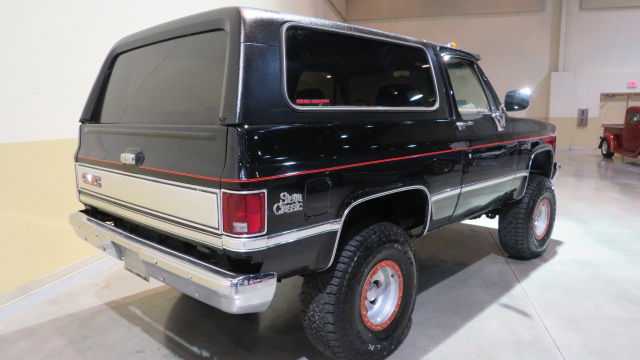 13th Image of a 1987 GMC JIMMY V1500