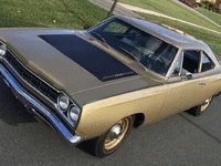 Image 2 of 5 of a 1968 PLYMOUTH ROAD RUNNER