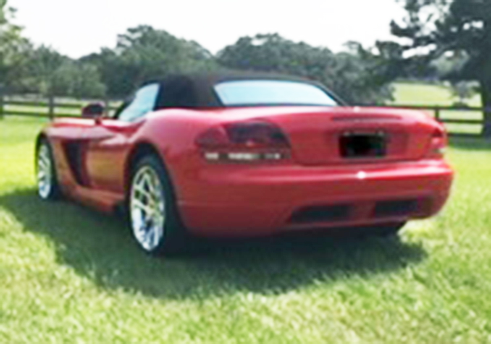 3rd Image of a 2004 DODGE VIPER SRT-10