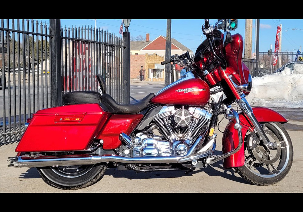 2nd Image of a 2008 HARLEY-DAVIDSON FLHX