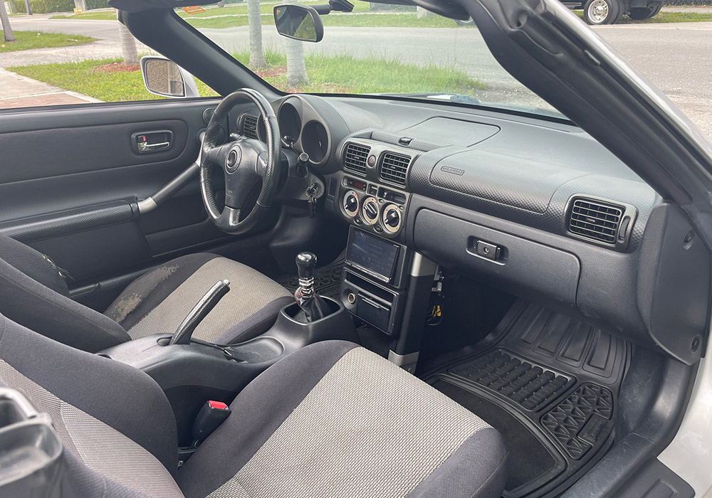 18th Image of a 2002 TOYOTA MR2 SPYDER