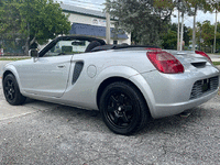 Image 5 of 34 of a 2002 TOYOTA MR2 SPYDER