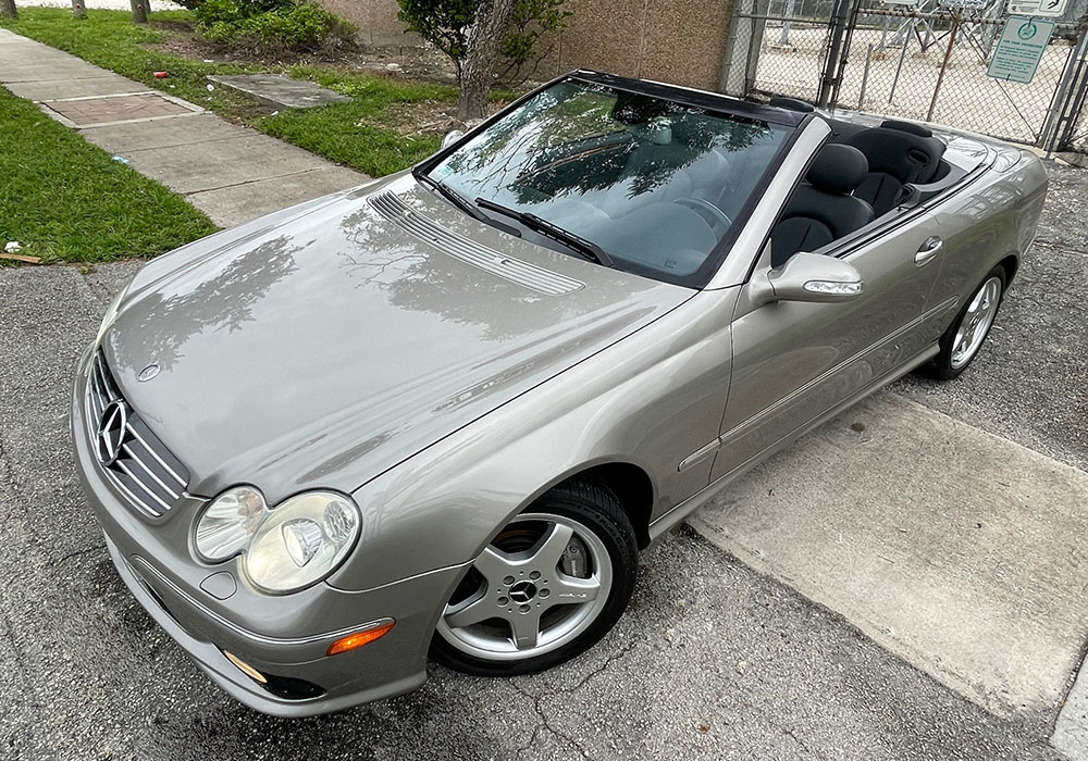 2nd Image of a 2004 MERCEDES-BENZ CLK-CLASS CLK500