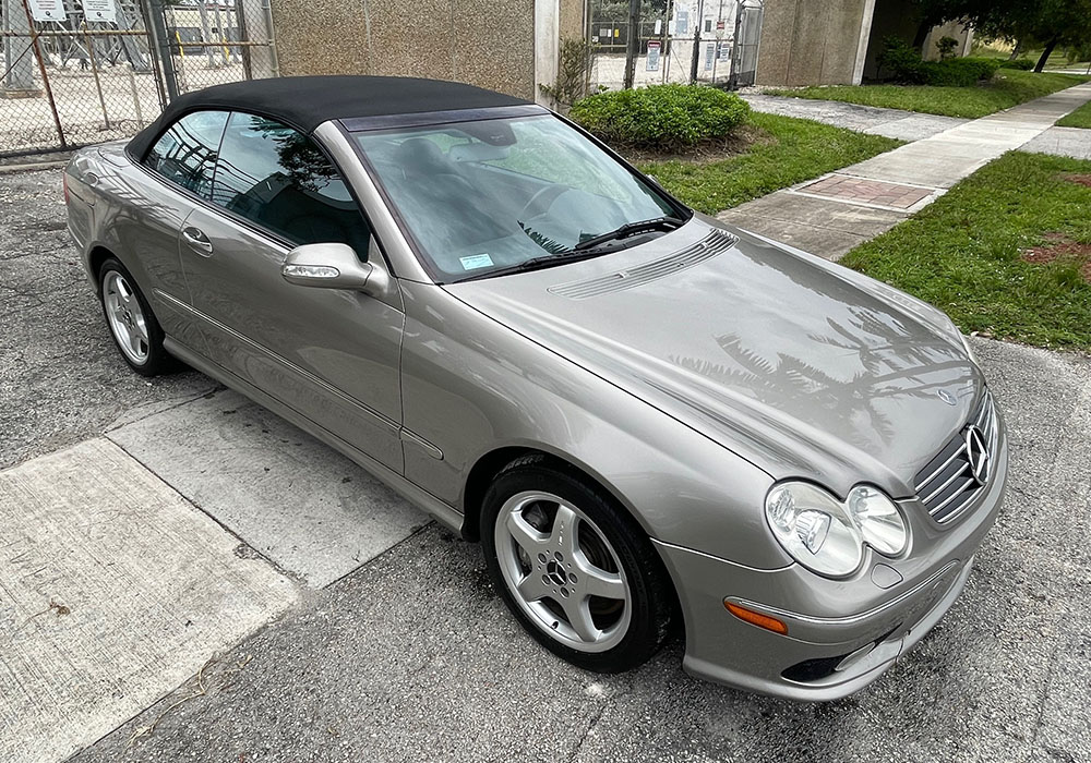 3rd Image of a 2004 MERCEDES-BENZ CLK-CLASS CLK500