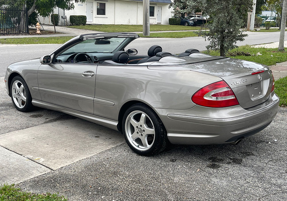 5th Image of a 2004 MERCEDES-BENZ CLK-CLASS CLK500