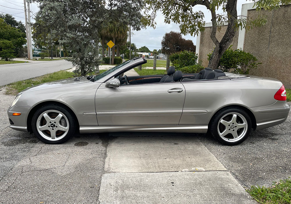 11th Image of a 2004 MERCEDES-BENZ CLK-CLASS CLK500