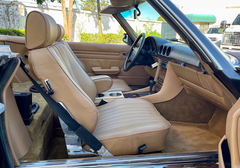 26th Image of a 1987 MERCEDES-BENZ 560SL