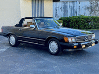 Image 4 of 56 of a 1987 MERCEDES-BENZ 560SL