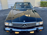 Image 7 of 56 of a 1987 MERCEDES-BENZ 560SL