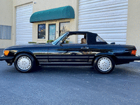 Image 10 of 56 of a 1987 MERCEDES-BENZ 560SL