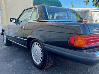 Image 15 of 56 of a 1987 MERCEDES-BENZ 560SL
