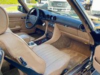 Image 29 of 56 of a 1987 MERCEDES-BENZ 560SL