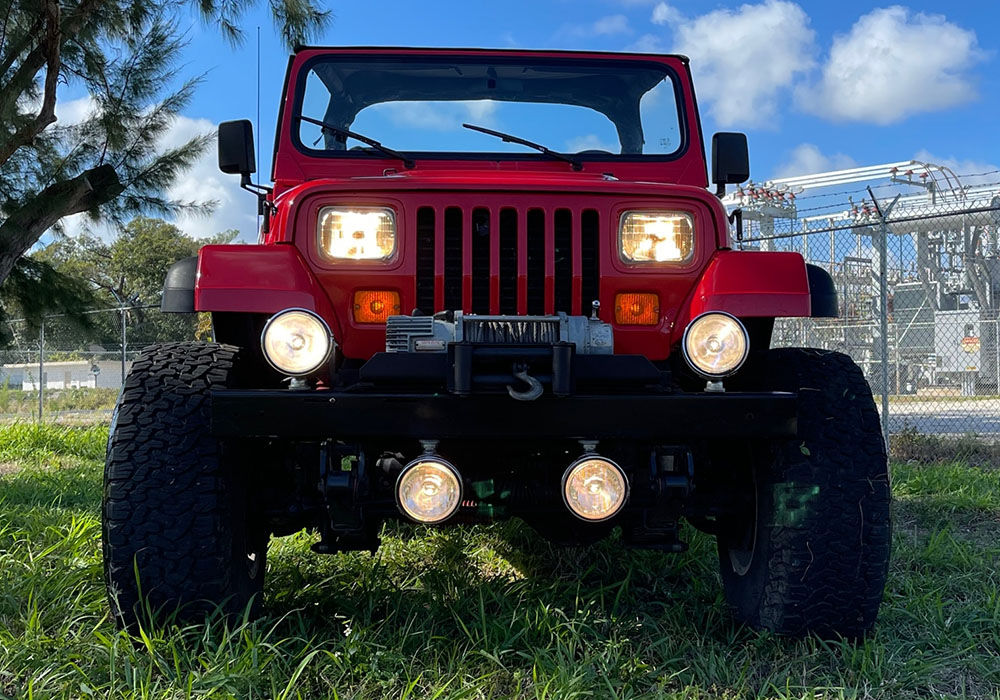 4th Image of a 1990 JEEP WRANGLER