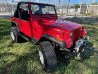 Image 3 of 30 of a 1990 JEEP WRANGLER