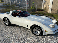 Image 3 of 36 of a 1980 CHEVROLET CORVETTE