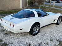 Image 4 of 36 of a 1980 CHEVROLET CORVETTE