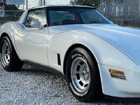 Image 21 of 36 of a 1980 CHEVROLET CORVETTE