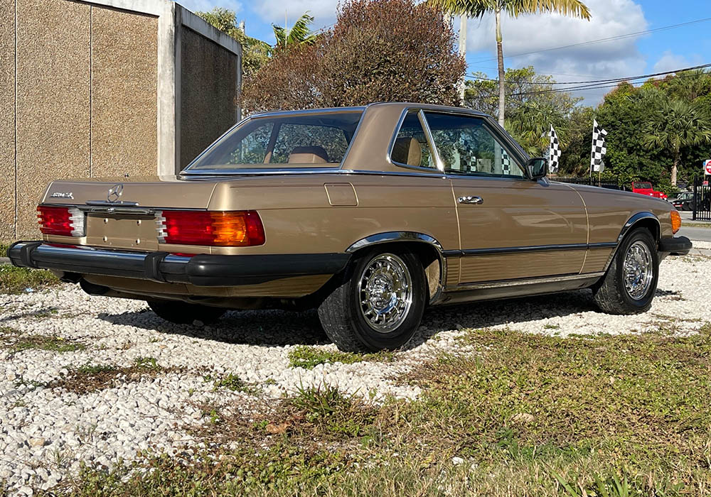 3rd Image of a 1985 MERCEDES-BENZ 380 380SL