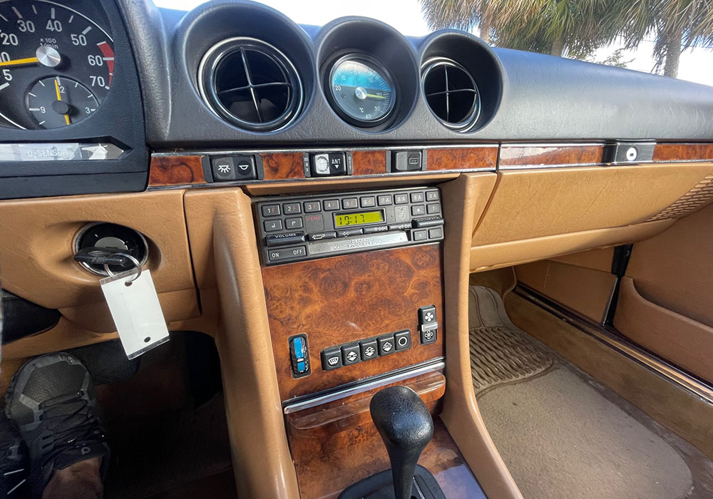 20th Image of a 1985 MERCEDES-BENZ 380 380SL