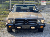 Image 9 of 39 of a 1985 MERCEDES-BENZ 380 380SL