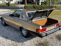 Image 11 of 39 of a 1985 MERCEDES-BENZ 380 380SL