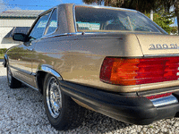 Image 12 of 39 of a 1985 MERCEDES-BENZ 380 380SL