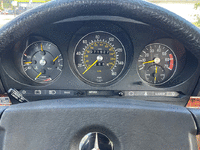 Image 19 of 39 of a 1985 MERCEDES-BENZ 380 380SL