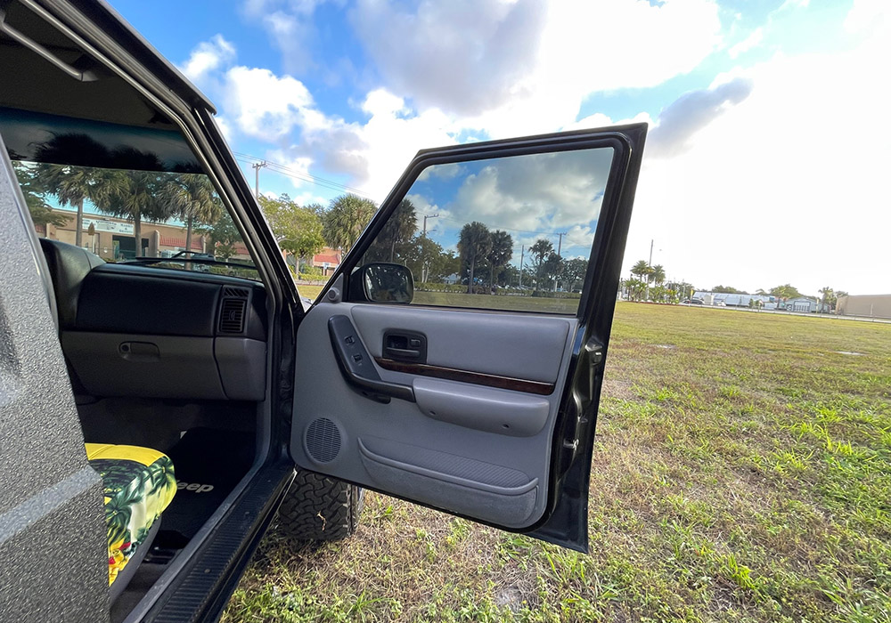 21st Image of a 1998 JEEP CHEROKEE LIMITED