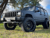 Image 2 of 28 of a 1998 JEEP CHEROKEE LIMITED