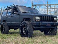 Image 4 of 28 of a 1998 JEEP CHEROKEE LIMITED