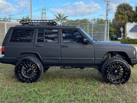 Image 9 of 28 of a 1998 JEEP CHEROKEE LIMITED