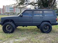 Image 10 of 28 of a 1998 JEEP CHEROKEE LIMITED