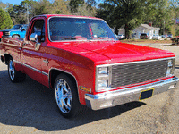 Image 2 of 10 of a 1982 CHEVROLET C10