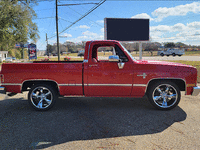 Image 5 of 10 of a 1982 CHEVROLET C10