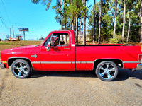 Image 6 of 10 of a 1982 CHEVROLET C10