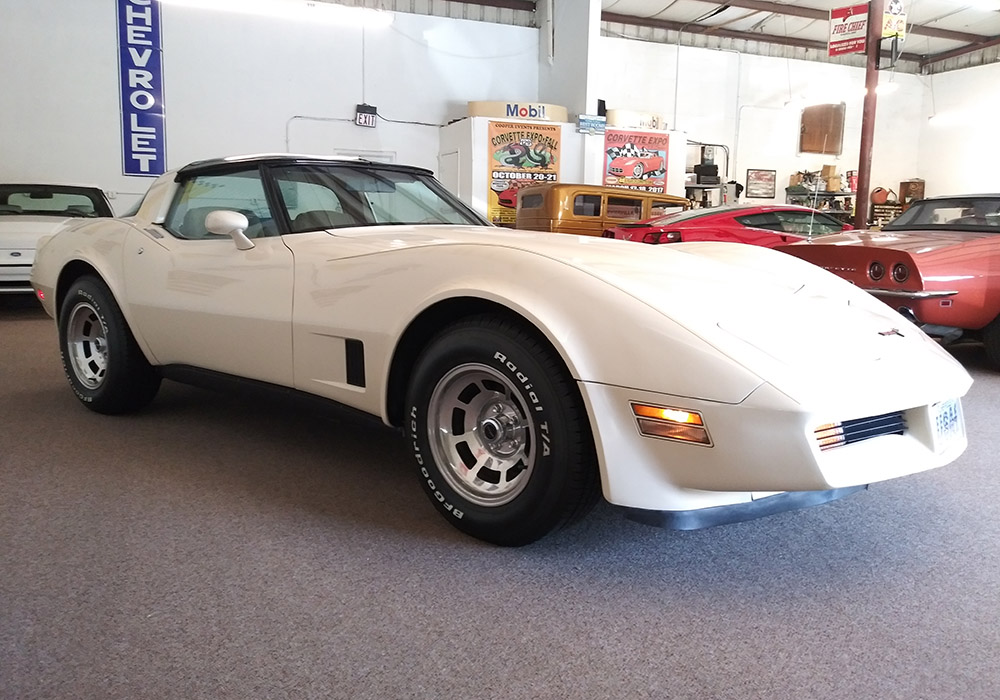 1st Image of a 1981 CHEVROLET CORVETTE